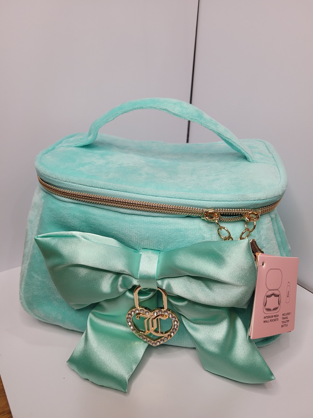 👉✨️Juicy Couture Mint Satin Bow Cosmetic Case with Gold Heart Charm